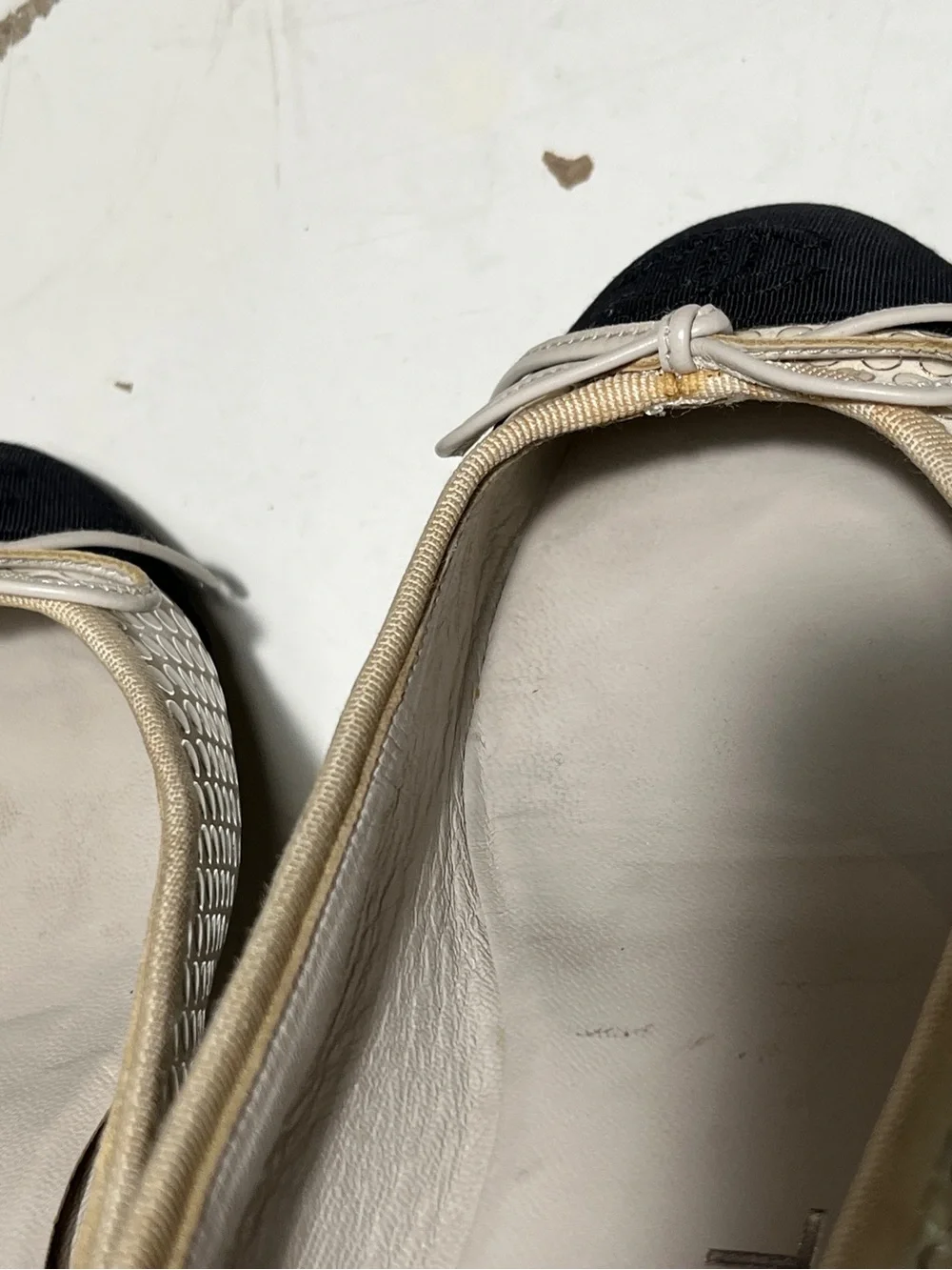 CHANEL white black Leather Ballet Flats with Black Cap Toe